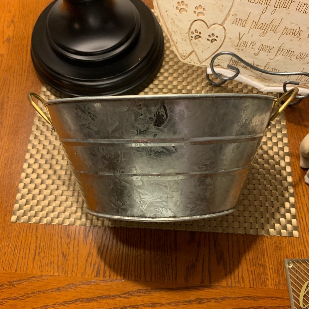 Cute farmhouse style tin